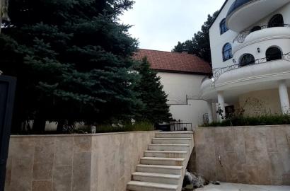 в аренду дом с новым ремонтом 11-комнат